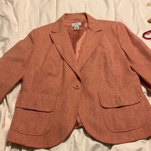 Women’s wool one button two pocket blazer